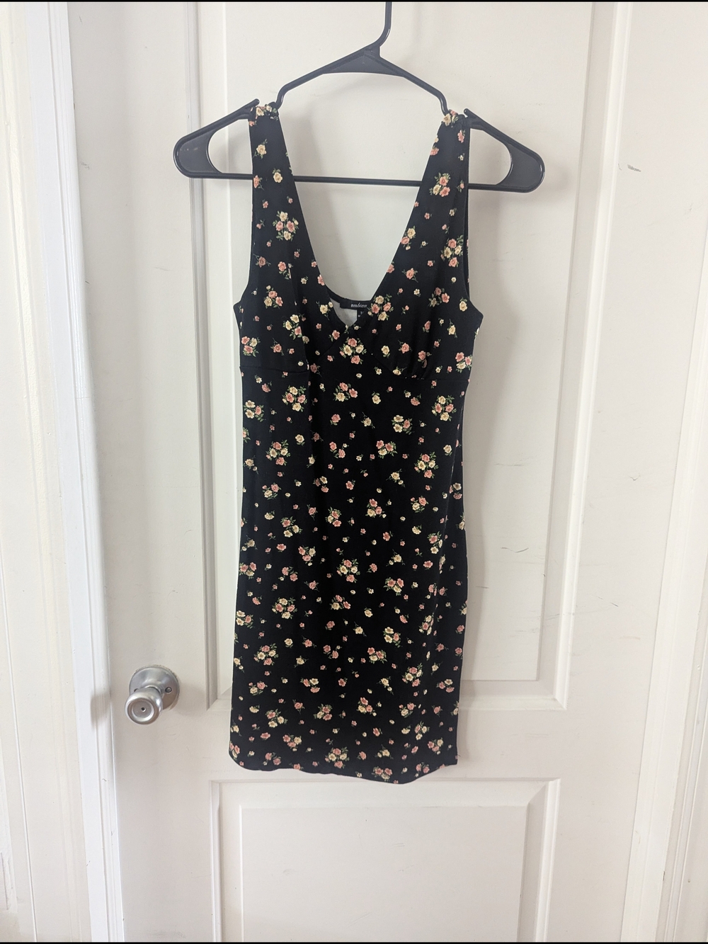 Black Floral V-Neck Sleeveless Dress